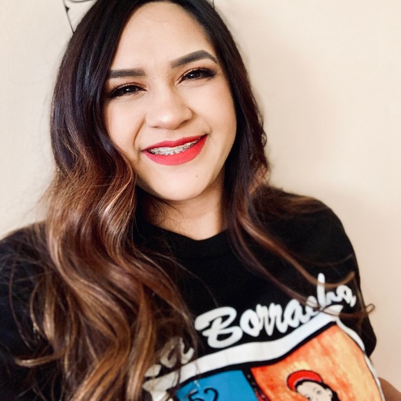 Meet your Posher, Anissa - Picture 1 of 1